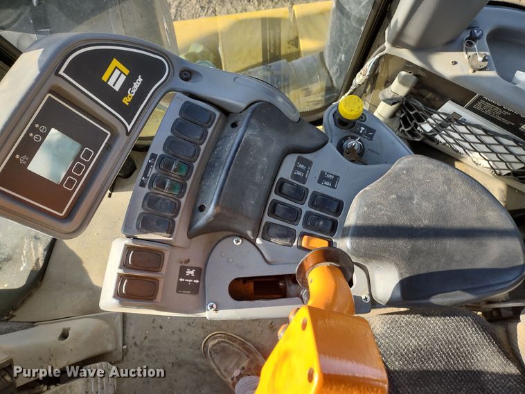 image for item DQ1590 2008 AGCO RoGator 1286C  sprayer