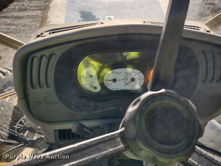 image for item DQ1590 2008 AGCO RoGator 1286C  sprayer