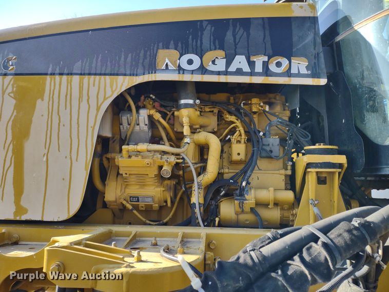 image for item DQ1590 2008 AGCO RoGator 1286C  sprayer