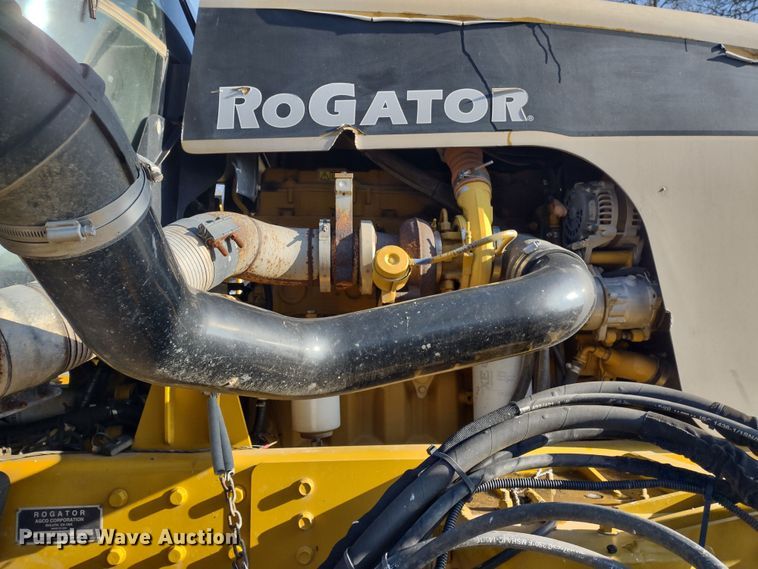 image for item DQ1590 2008 AGCO RoGator 1286C  sprayer