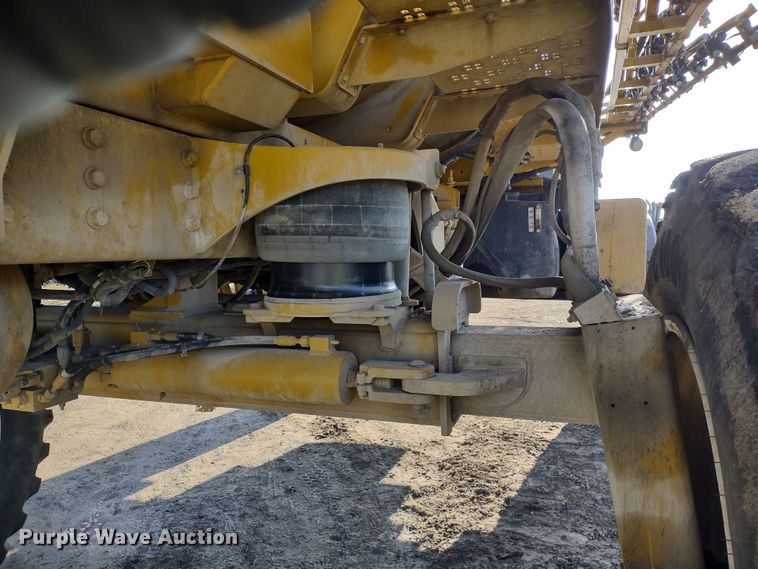 image for item DQ1590 2008 AGCO RoGator 1286C  sprayer