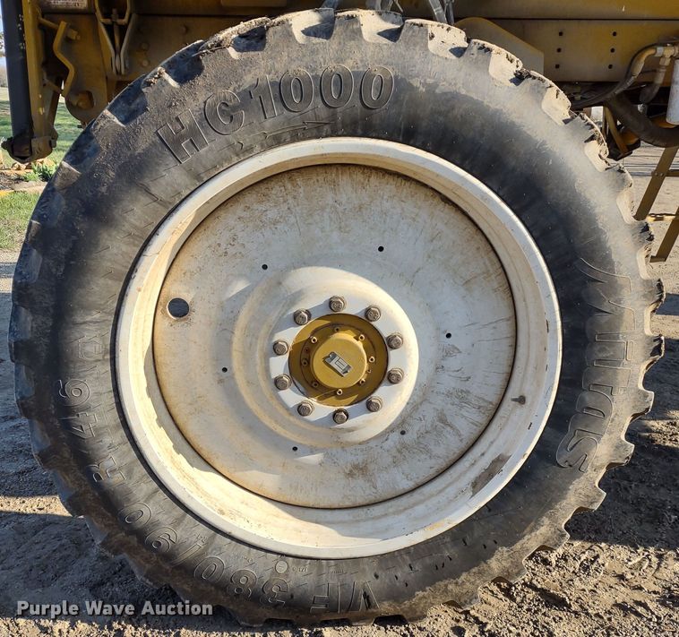 image for item DQ1590 2008 AGCO RoGator 1286C  sprayer