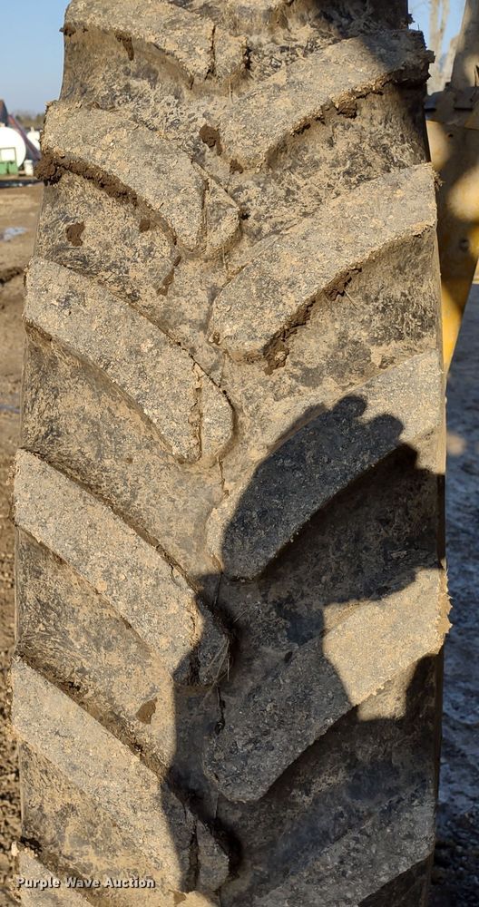 image for item DQ1590 2008 AGCO RoGator 1286C  sprayer