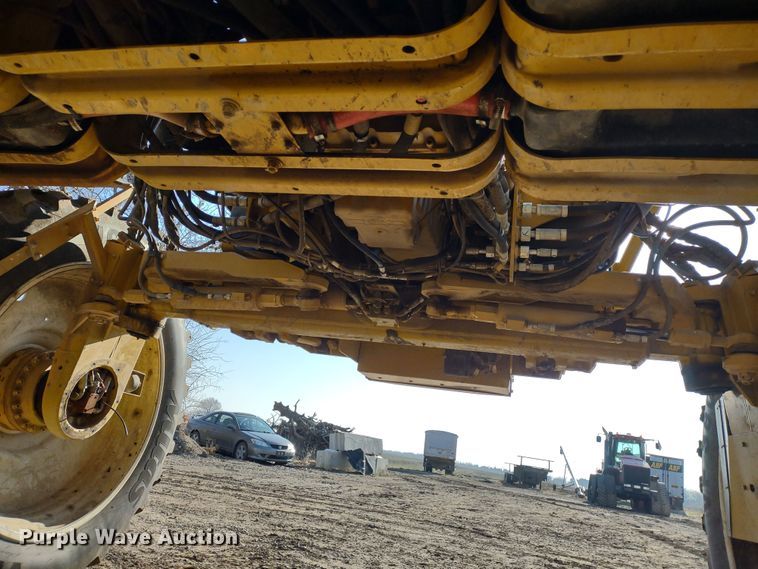 image for item DQ1590 2008 AGCO RoGator 1286C  sprayer