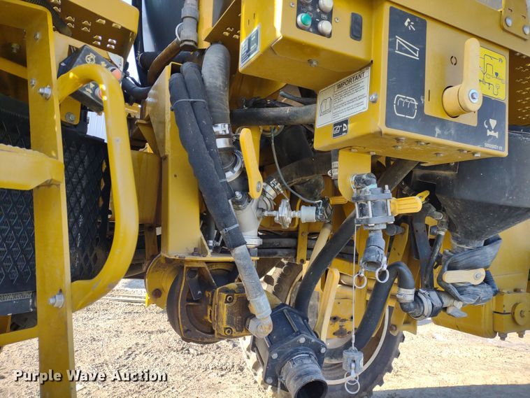 image for item DQ1590 2008 AGCO RoGator 1286C  sprayer