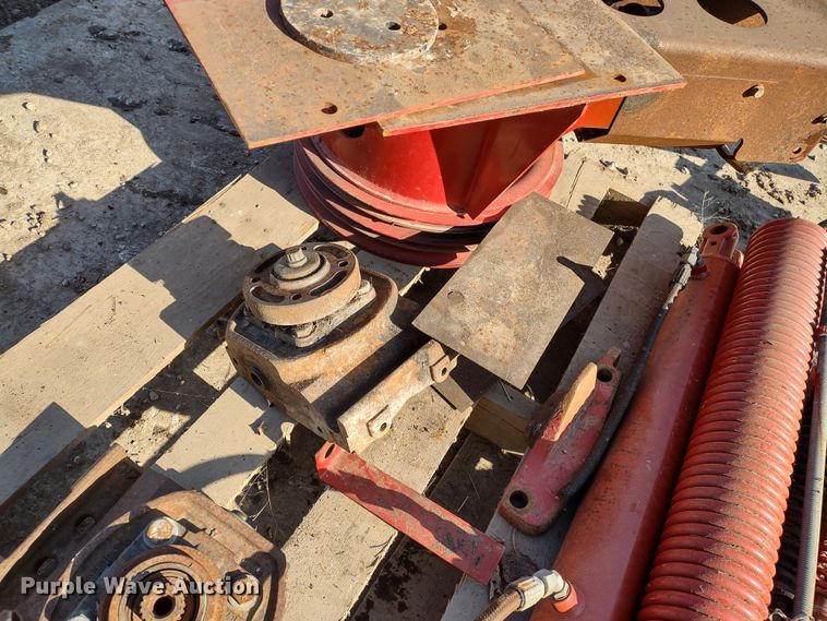 image for item DQ1591 New Holland  disc mower parts