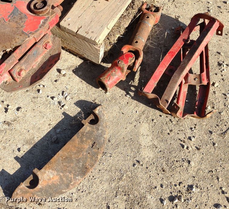 image for item DQ1591 New Holland  disc mower parts