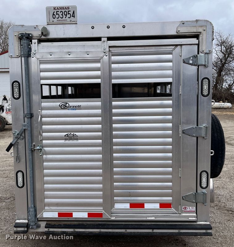 image for item DQ4111 2018 Barrett  livestock trailer