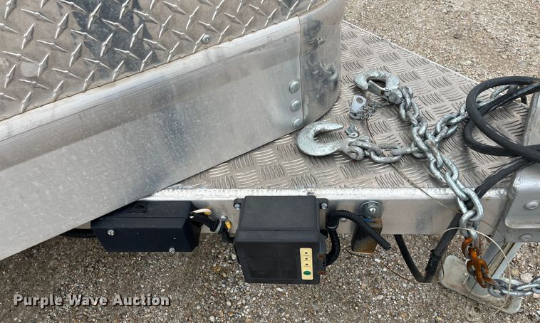 image for item DQ4111 2018 Barrett  livestock trailer