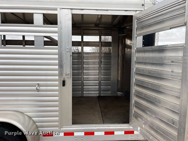 image for item DQ4111 2018 Barrett  livestock trailer
