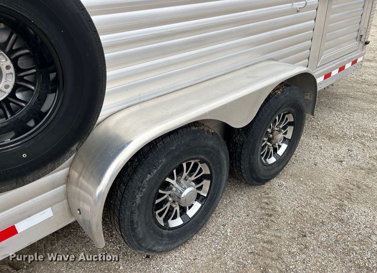 image for item DQ4111 2018 Barrett  livestock trailer