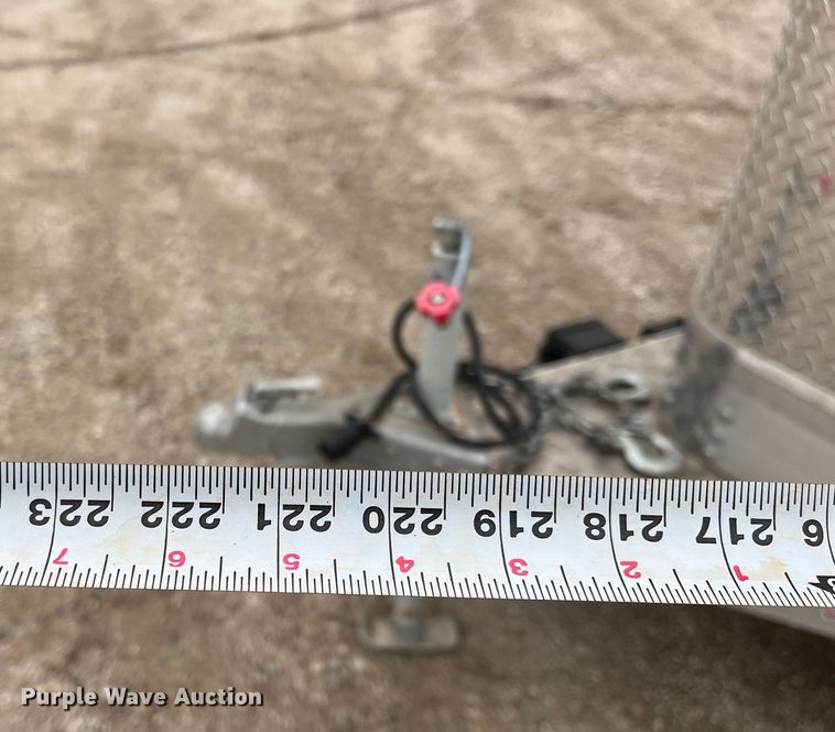 image for item DQ4111 2018 Barrett  livestock trailer