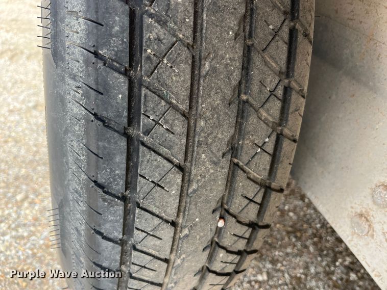 image for item DQ4111 2018 Barrett  livestock trailer