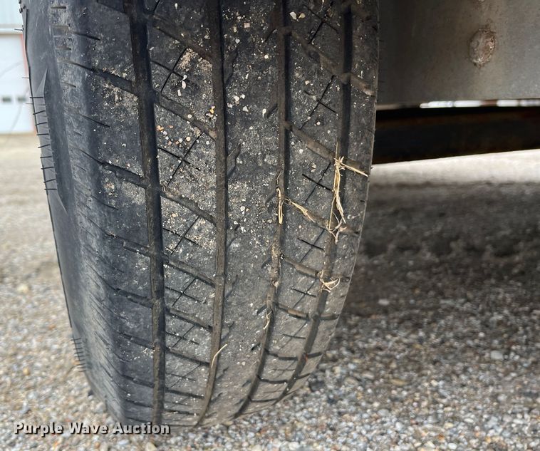 image for item DQ4111 2018 Barrett  livestock trailer