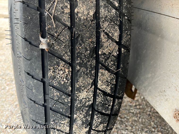 image for item DQ4111 2018 Barrett  livestock trailer