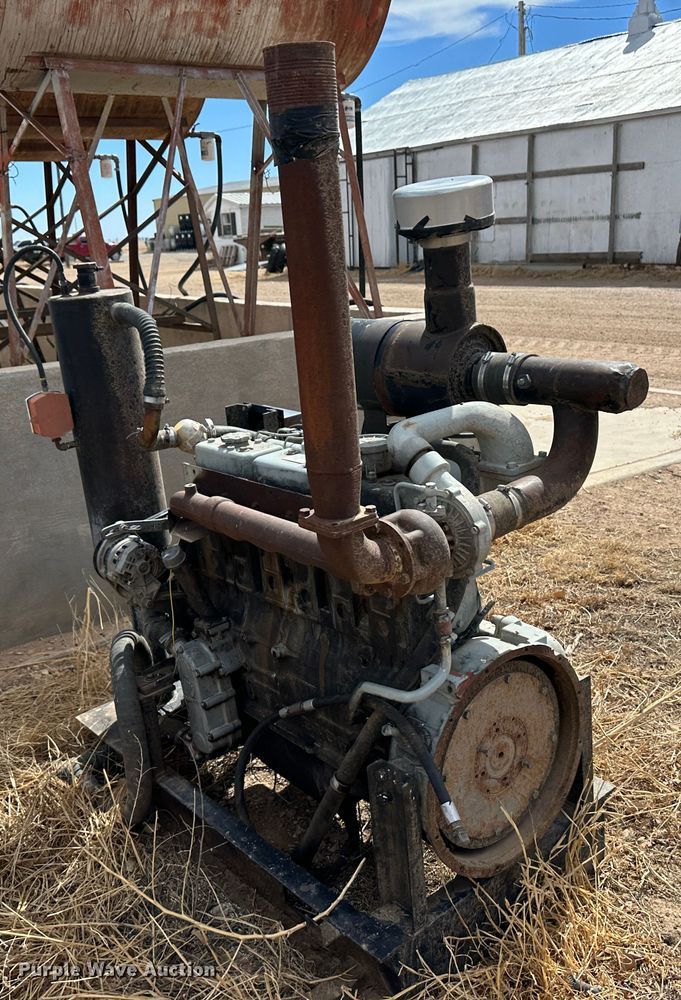 image for item DR1341 2001 Daewoo  engine