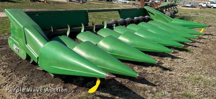 image for item DR5106 John Deere  corn head