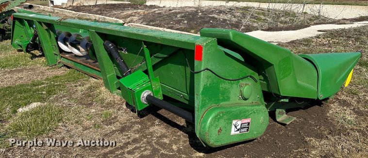 image for item DR5106 John Deere  corn head