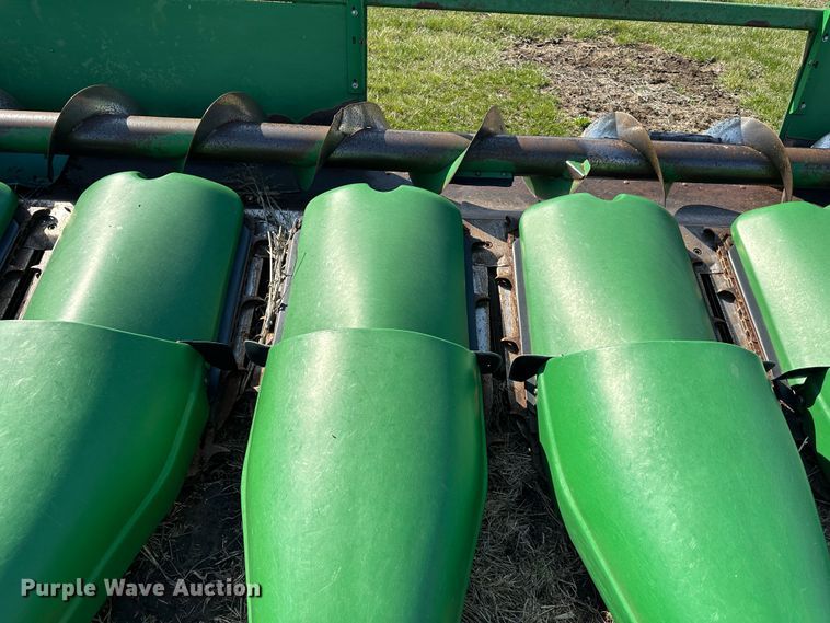 image for item DR5106 John Deere  corn head