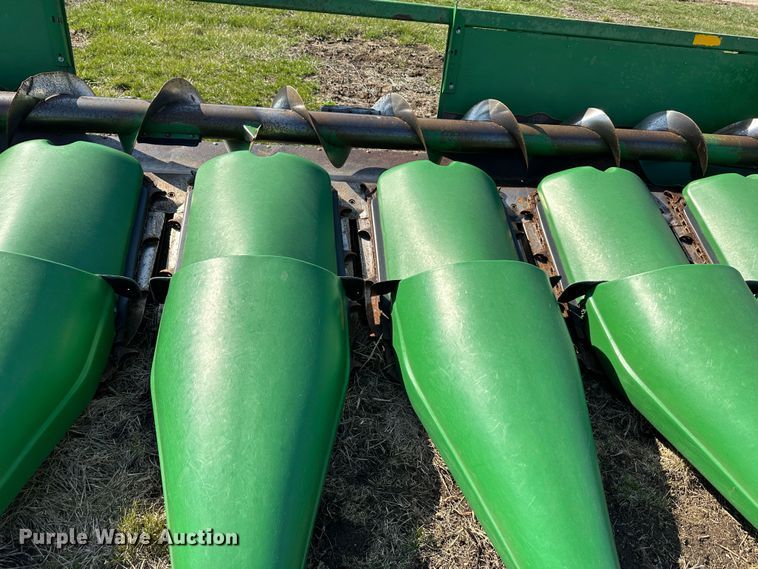 image for item DR5106 John Deere  corn head