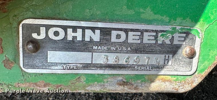 image for item DR5106 John Deere  corn head