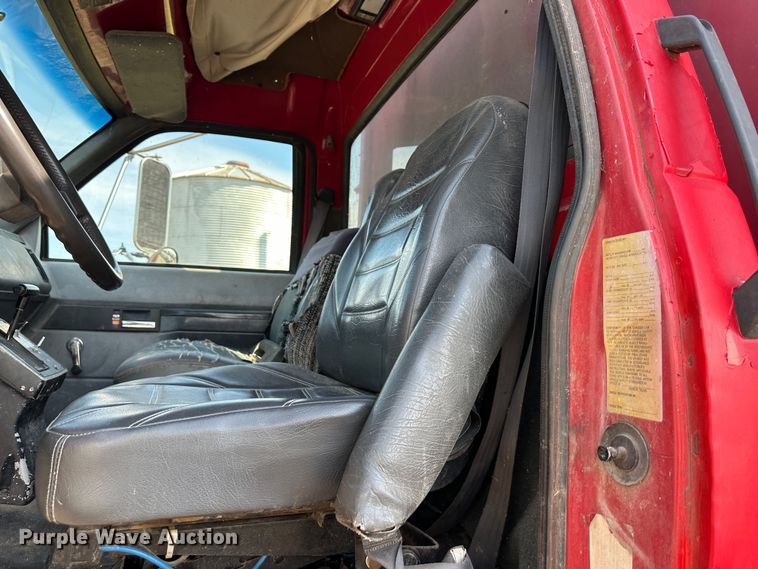 image for item DR5108 1995 GMC TopKick C6500  grain truck