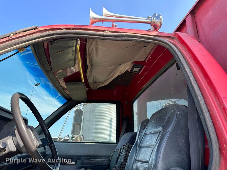 image for item DR5108 1995 GMC TopKick C6500  grain truck