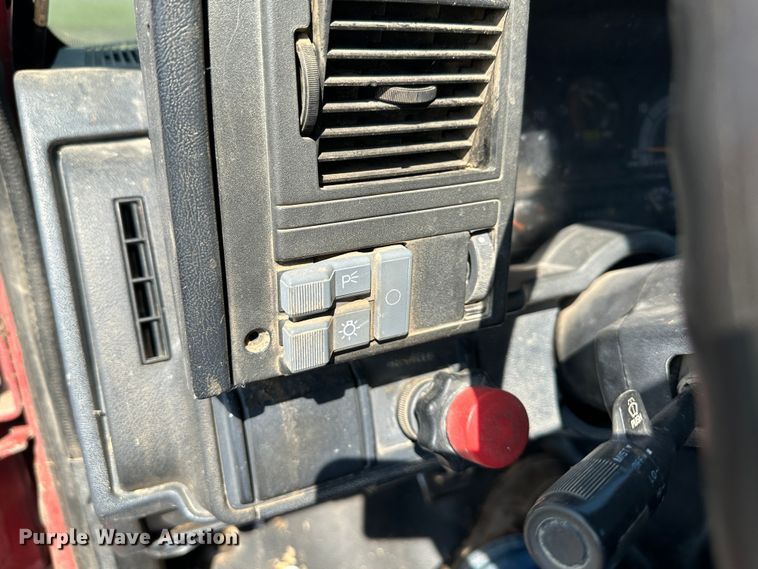 image for item DR5108 1995 GMC TopKick C6500  grain truck