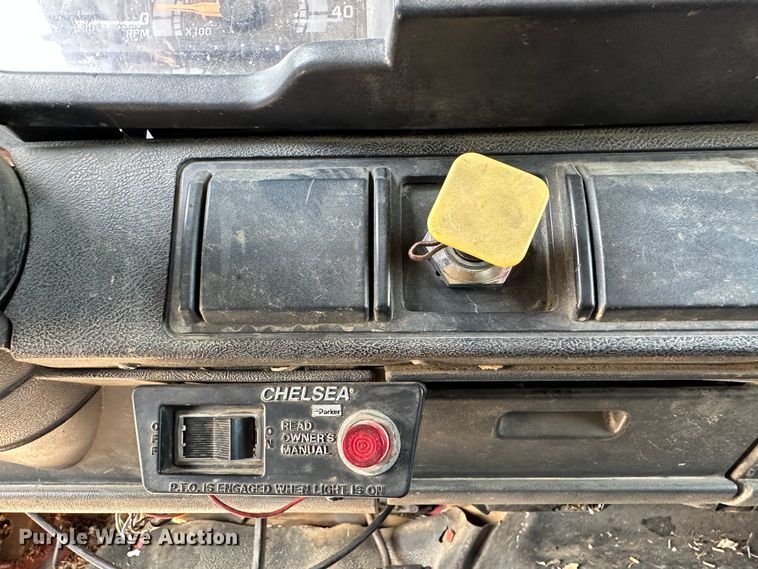 image for item DR5108 1995 GMC TopKick C6500  grain truck