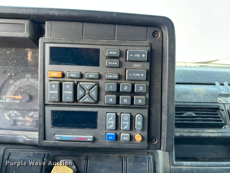 image for item DR5108 1995 GMC TopKick C6500  grain truck