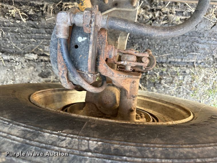 image for item DR5108 1995 GMC TopKick C6500  grain truck