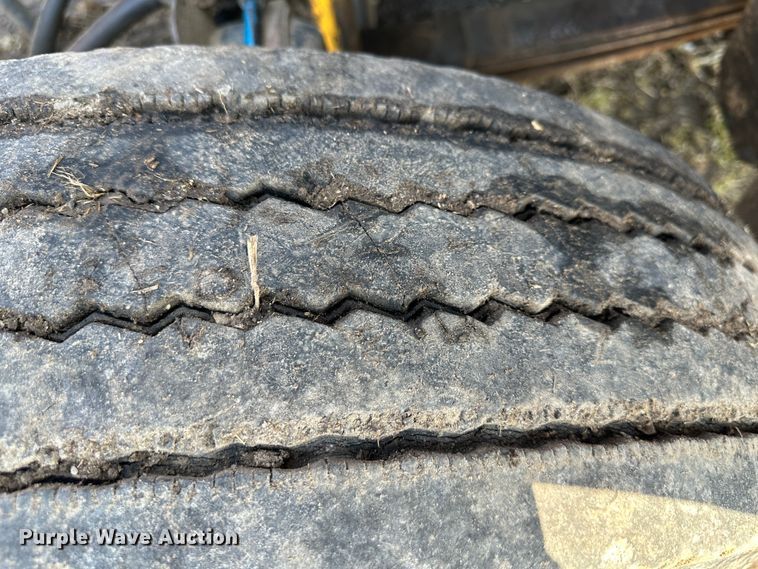 image for item DR5108 1995 GMC TopKick C6500  grain truck