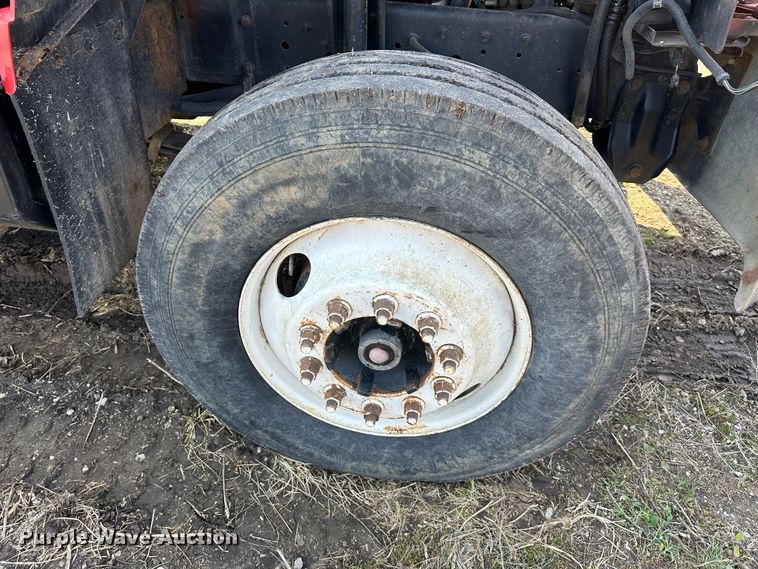 image for item DR5108 1995 GMC TopKick C6500  grain truck