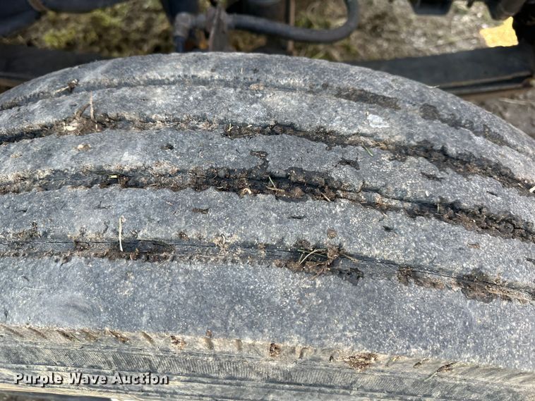 image for item DR5108 1995 GMC TopKick C6500  grain truck