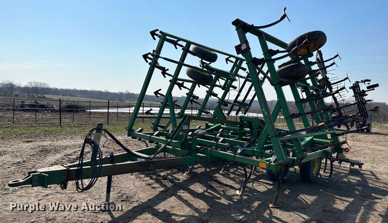 image for item DR5110 John Deere  field cultivator