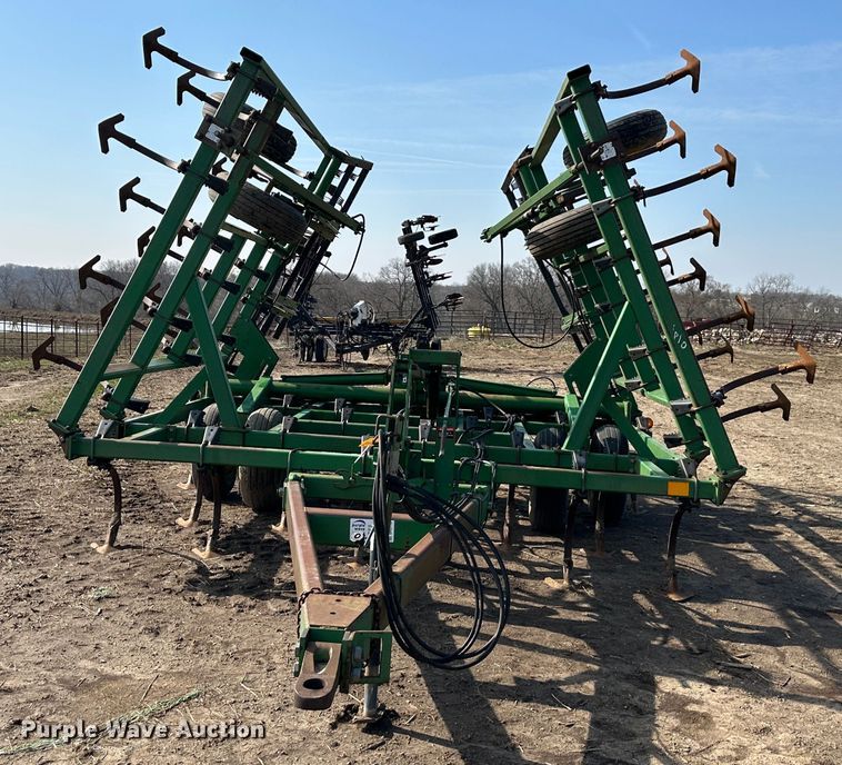 image for item DR5110 John Deere  field cultivator