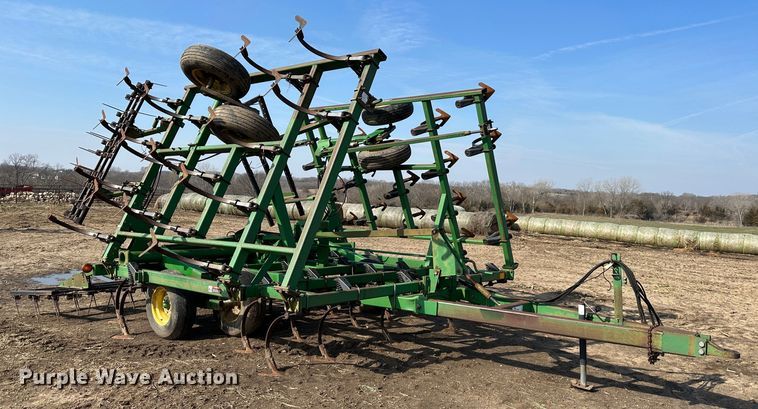 image for item DR5110 John Deere  field cultivator