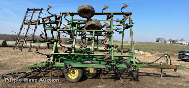image for item DR5110 John Deere  field cultivator