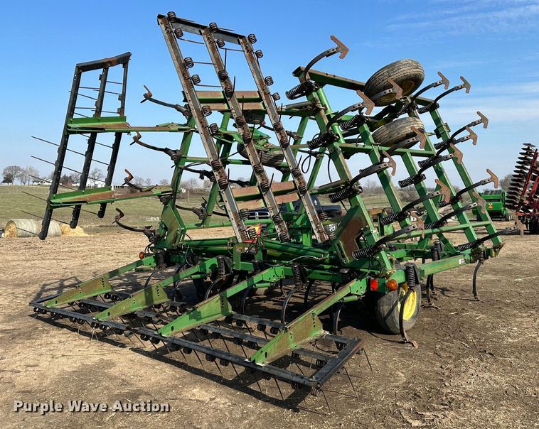 image for item DR5110 John Deere  field cultivator
