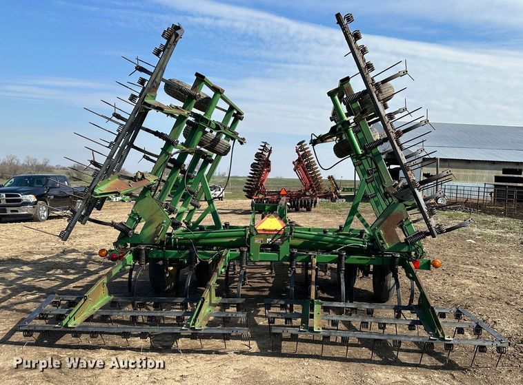 image for item DR5110 John Deere  field cultivator