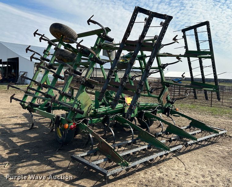 image for item DR5110 John Deere  field cultivator