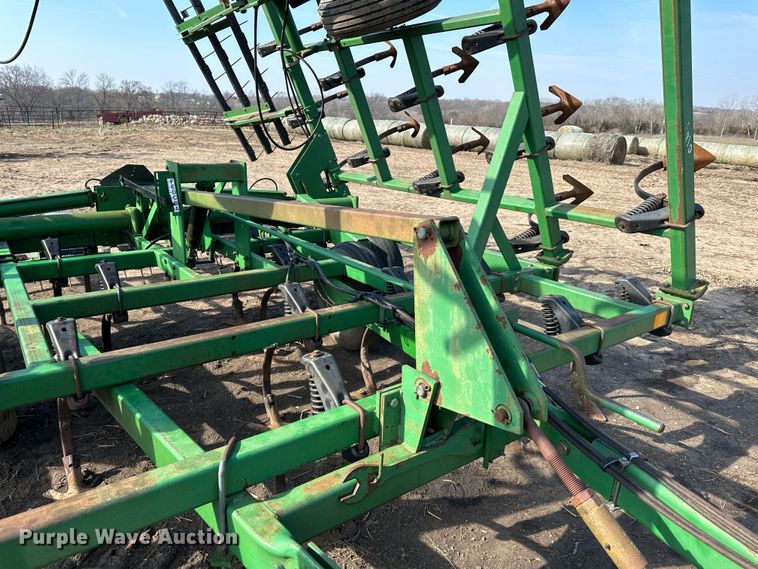image for item DR5110 John Deere  field cultivator