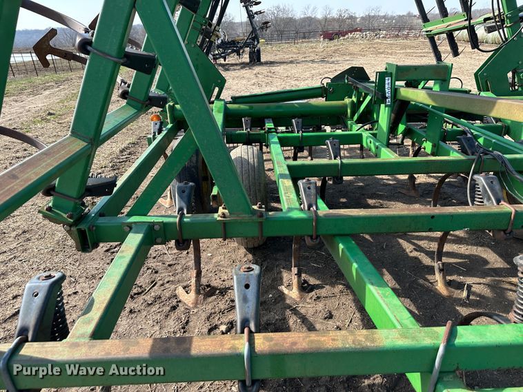 image for item DR5110 John Deere  field cultivator