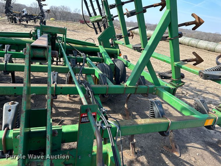 image for item DR5110 John Deere  field cultivator