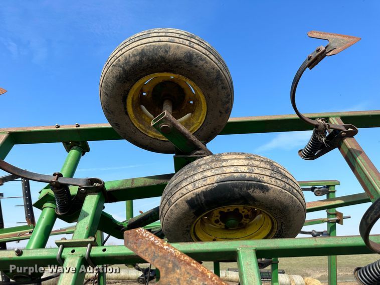 image for item DR5110 John Deere  field cultivator
