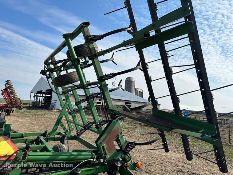 image for item DR5110 John Deere  field cultivator