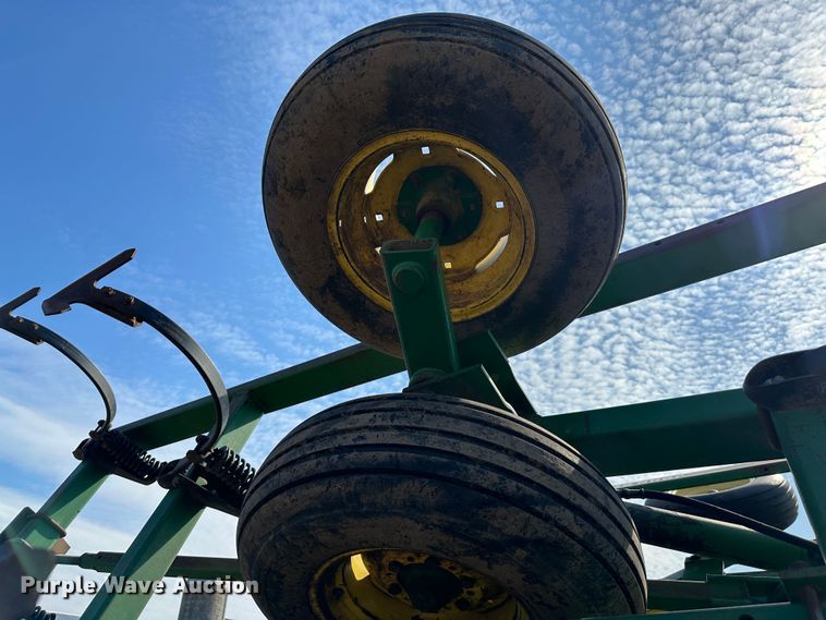 image for item DR5110 John Deere  field cultivator