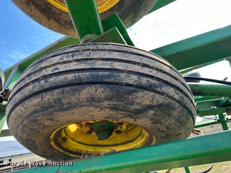 image for item DR5110 John Deere  field cultivator