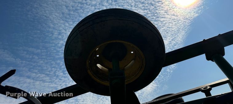 image for item DR5110 John Deere  field cultivator
