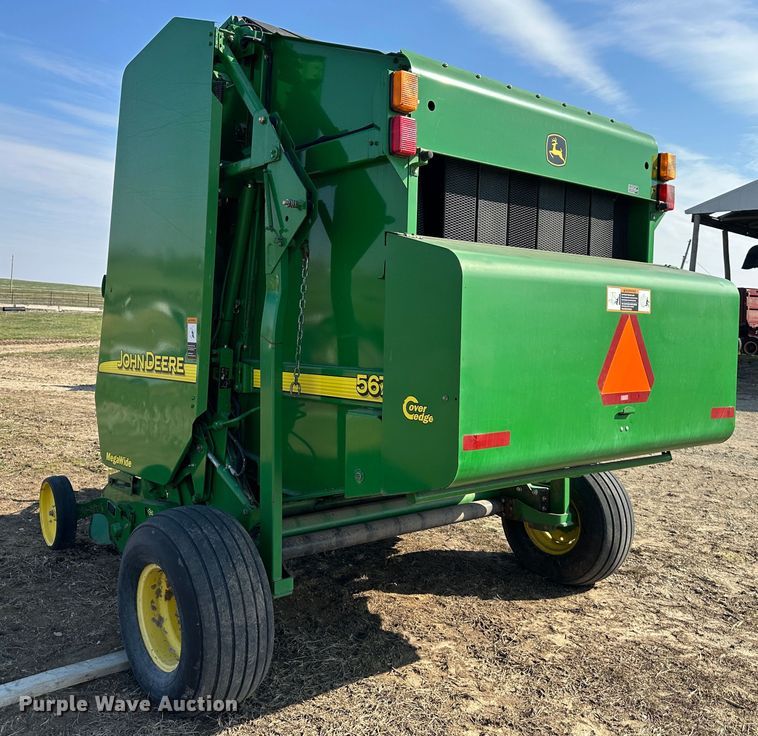 image for item DR5112 2004 John Deere 567  round baler